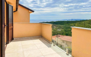 Cozy Apartment In Rijeka With House Sea View